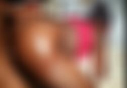 Rubia de 40 años tragando semen de perro
